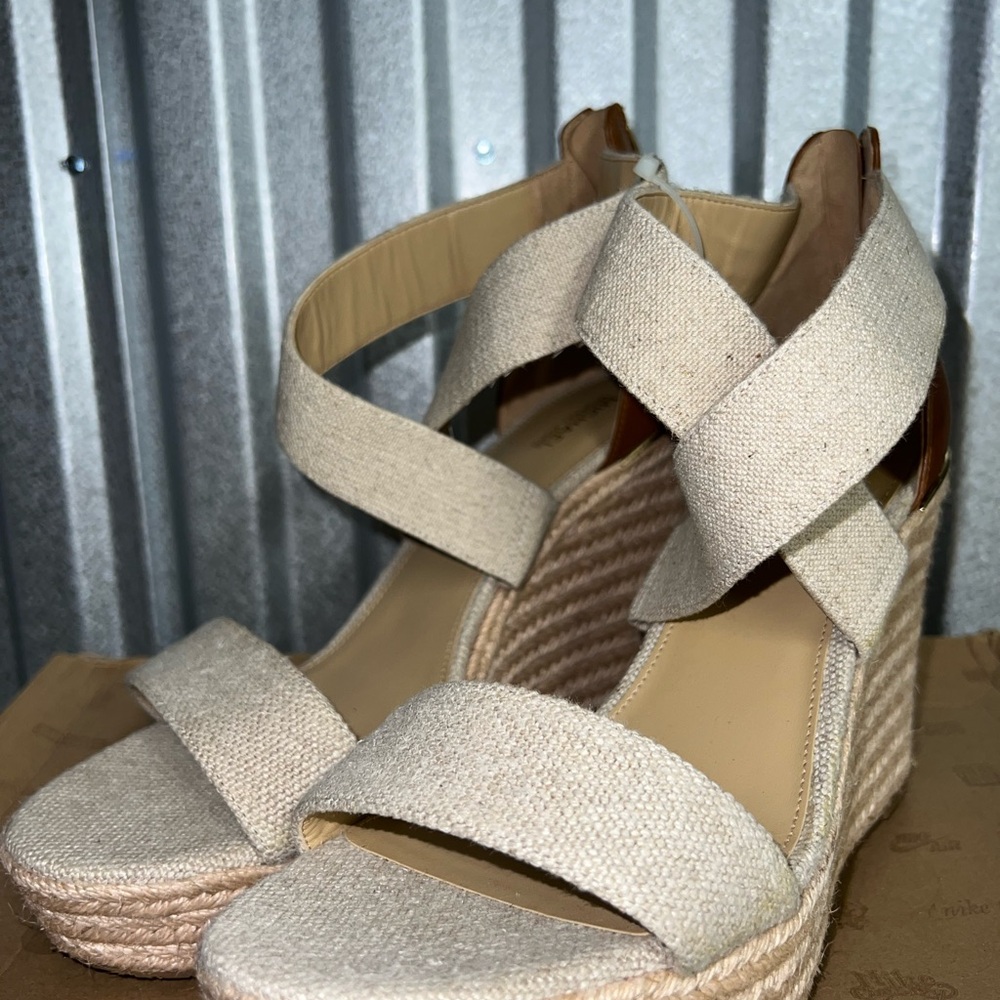 Women's Beige Michael Kors wedges Espadrille Sandals - Picture 2 of 9